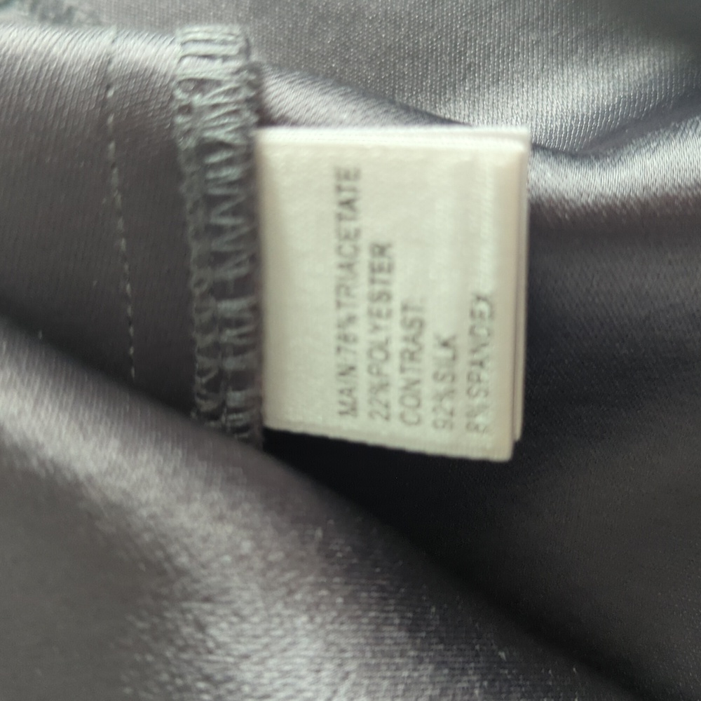 ST. JOHN Collection Luxury Charcoal Knit Blazer & Silk Camisole Set - Picture 4 of 15